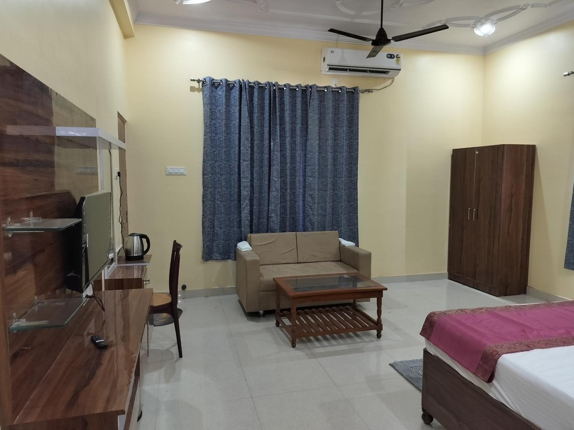 Orange Guest house Varanasi
